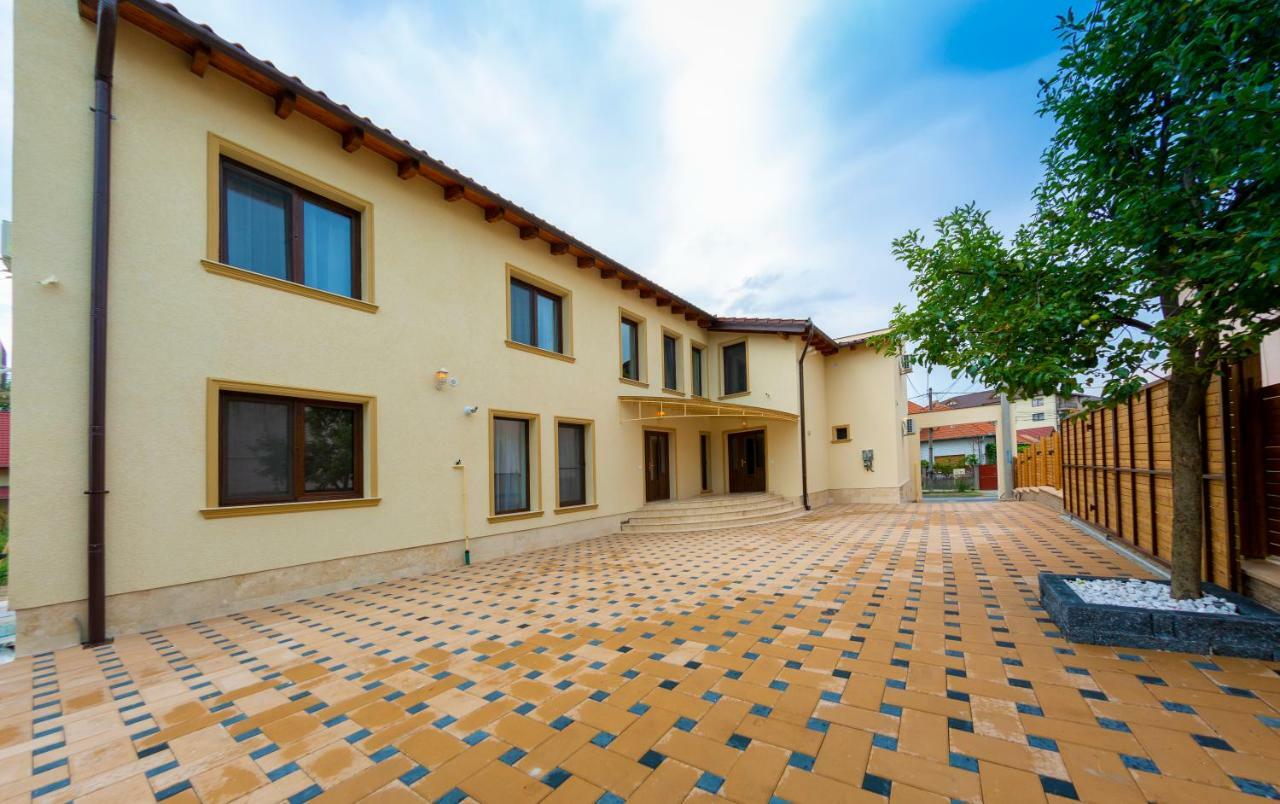 Casa Cu Nuc Hotel Alba Iulia Ngoại thất bức ảnh