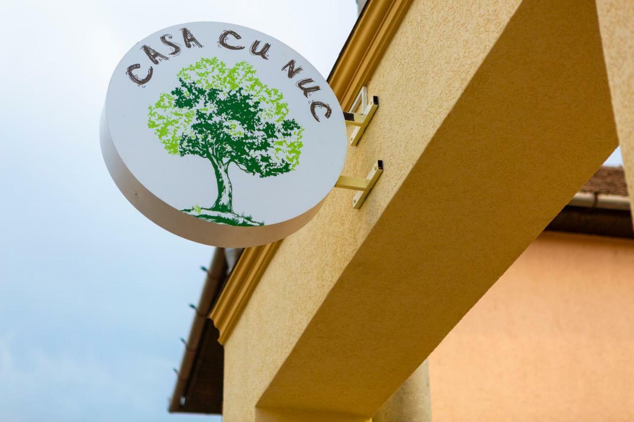 Casa Cu Nuc Hotel Alba Iulia Ngoại thất bức ảnh