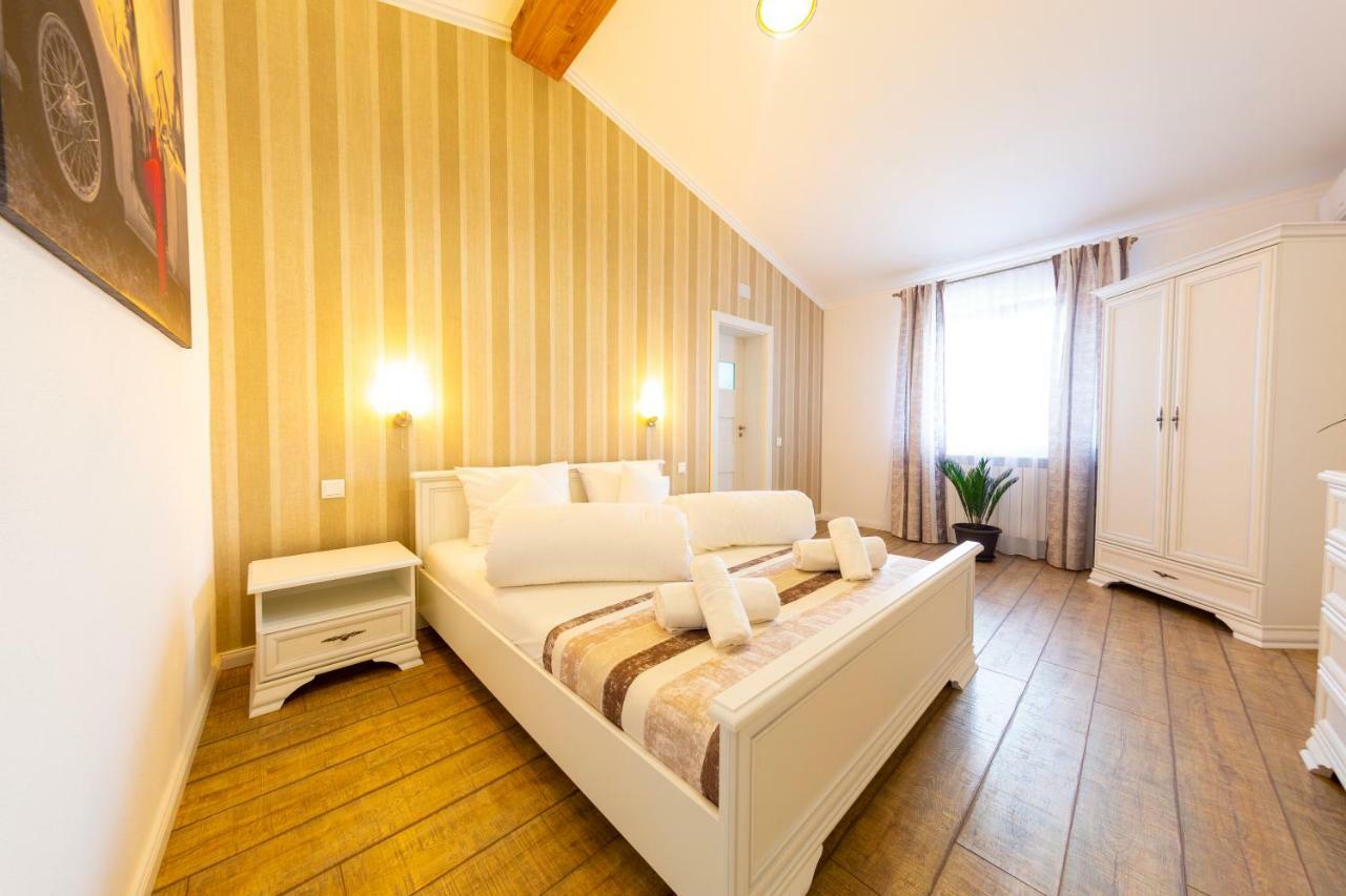 Casa Cu Nuc Hotel Alba Iulia Ngoại thất bức ảnh