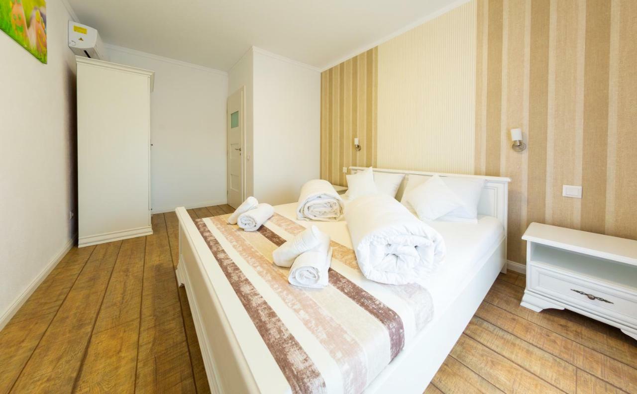 Casa Cu Nuc Hotel Alba Iulia Ngoại thất bức ảnh