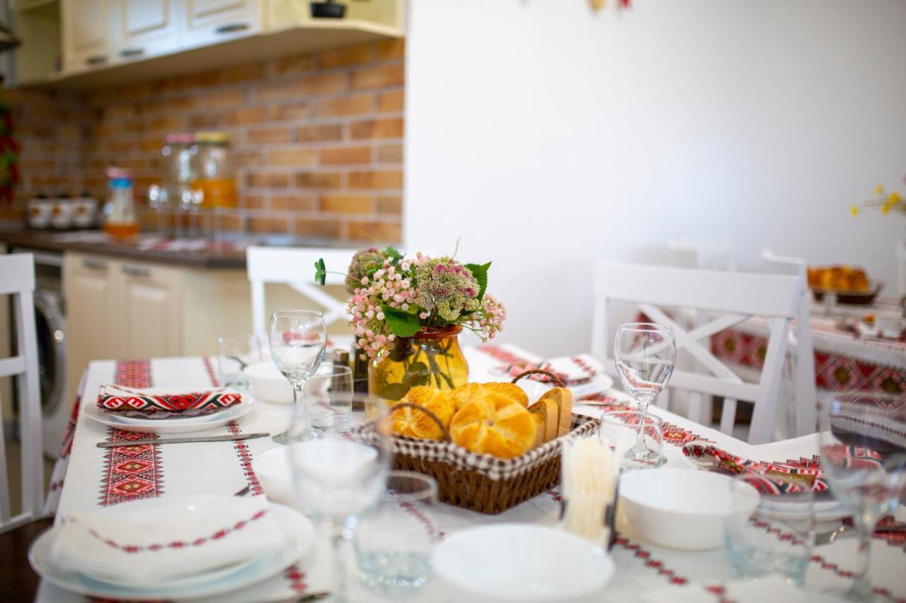 Casa Cu Nuc Hotel Alba Iulia Ngoại thất bức ảnh